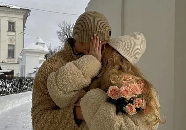 5 Actions a Man Can Only Take When Completely Obsessed with a Woman man obsessed