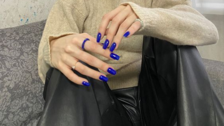 blue nails
