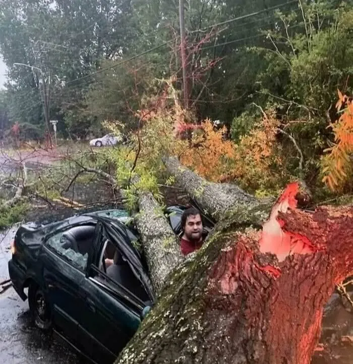 Man Narrowly Avoids Being Crushed
